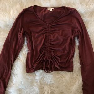 Rose, v-neck long sleeve